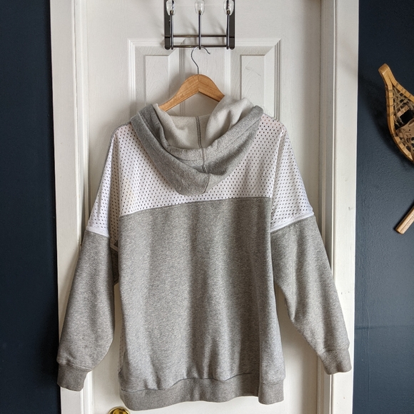 Adidas Grey hoodie with mesh, medium - Picture 4 of 4